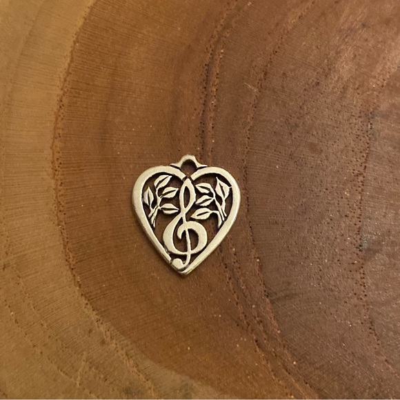 music heart treble clef charm